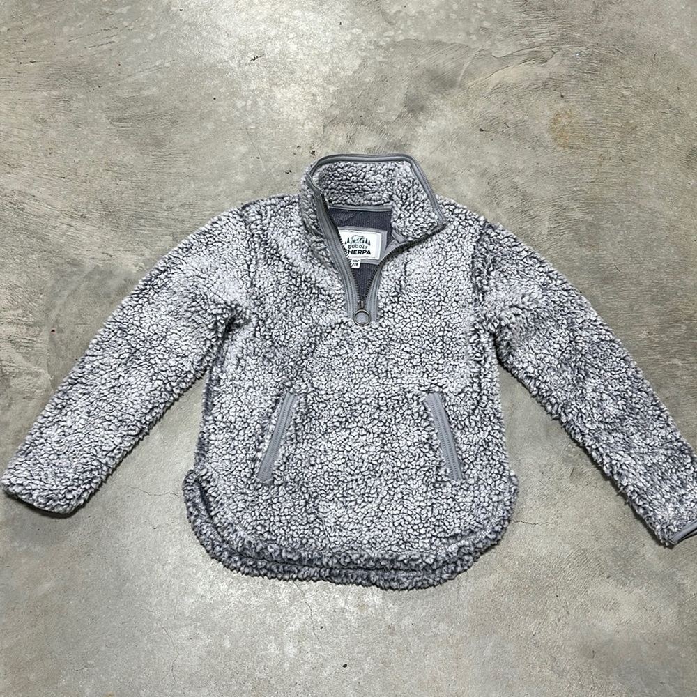 Cuddly Sherpa Grey pull‎ over size 7/8 / P57